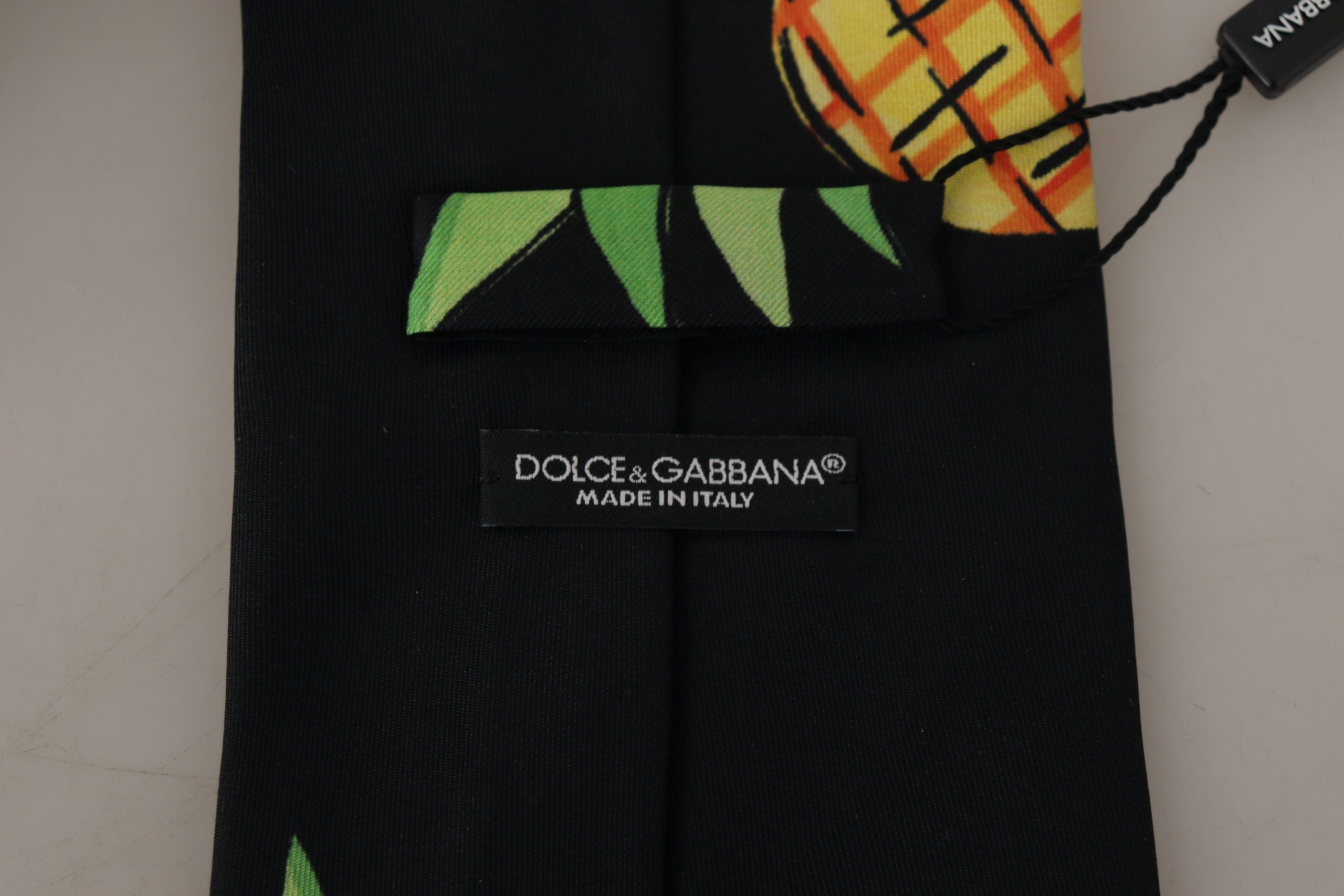 Κομψή μαύρη μεταξωτή γραβάτα Dolce & Gabbana για εκλεπτυσμένο στυλ