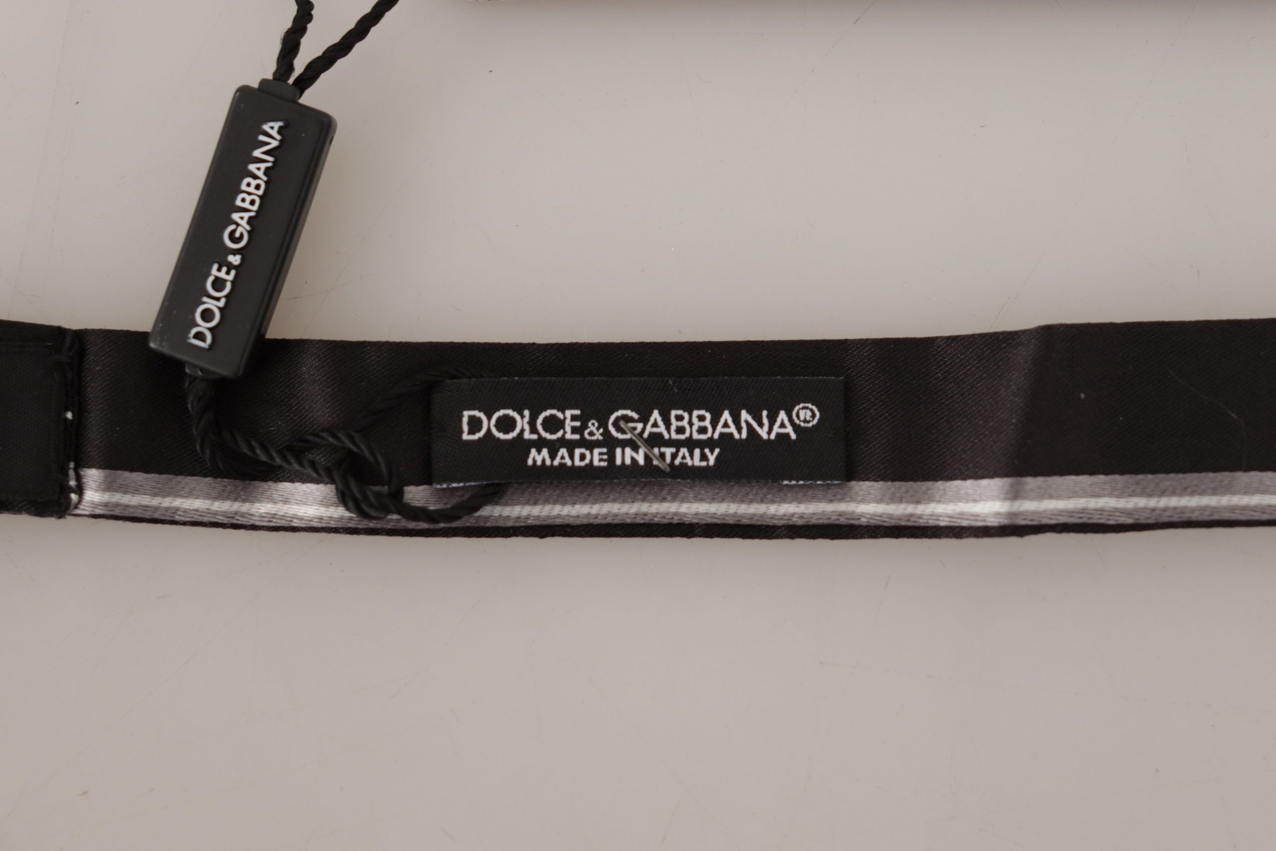 Κομψό μεταξωτό παπιγιόν Dolce & Gabbana σε μαύρο και γκρι