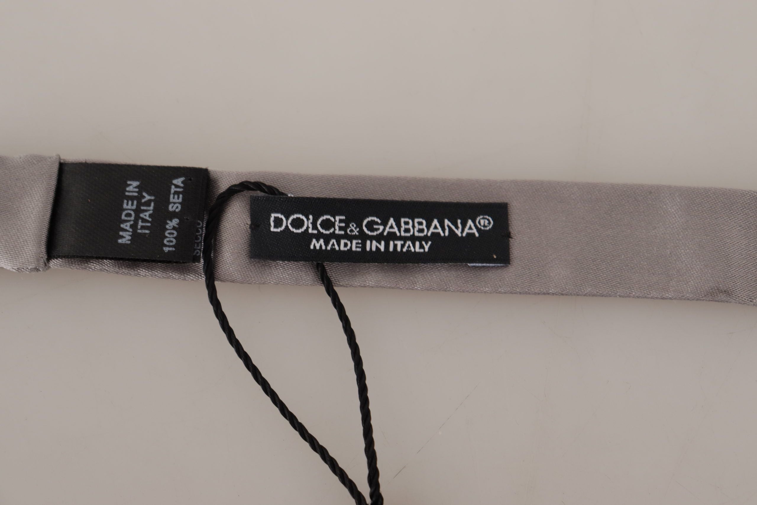 Κομψό ασημένιο παπιγιόν Dolce & Gabbana για σοφιστικέ βραδιά