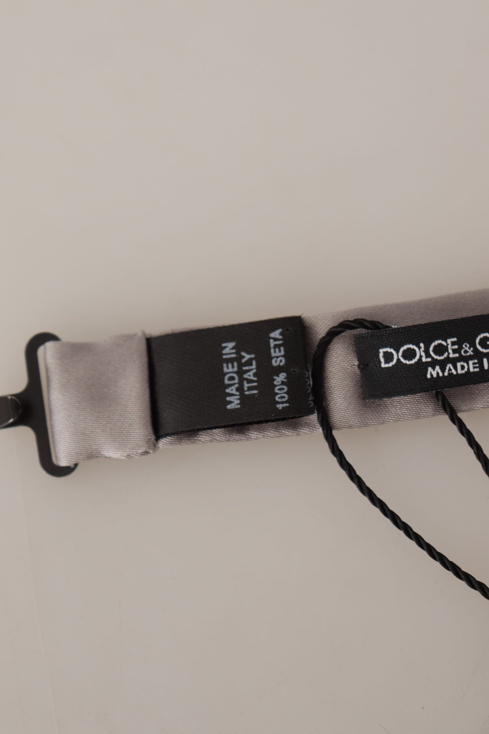 Κομψό ασημένιο παπιγιόν Dolce & Gabbana για σοφιστικέ βραδιά