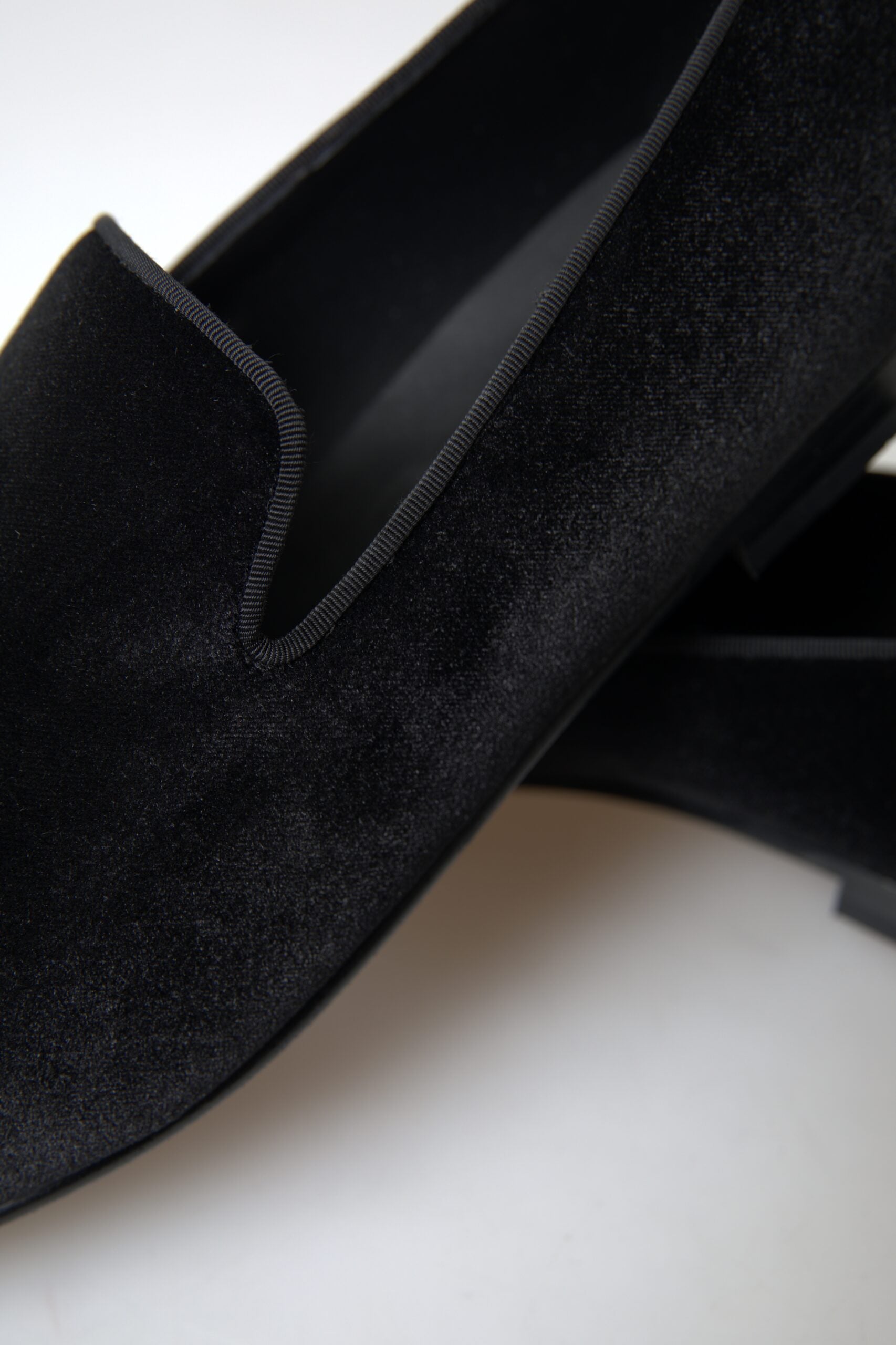 Dolce & Gabbana Elegant Velvet Black Loafers για άνδρες