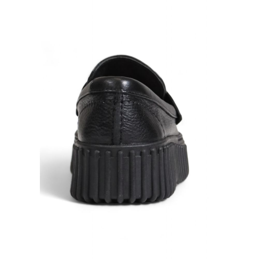 Μαύρο δερμάτινο φλατ παπούτσι Clarks