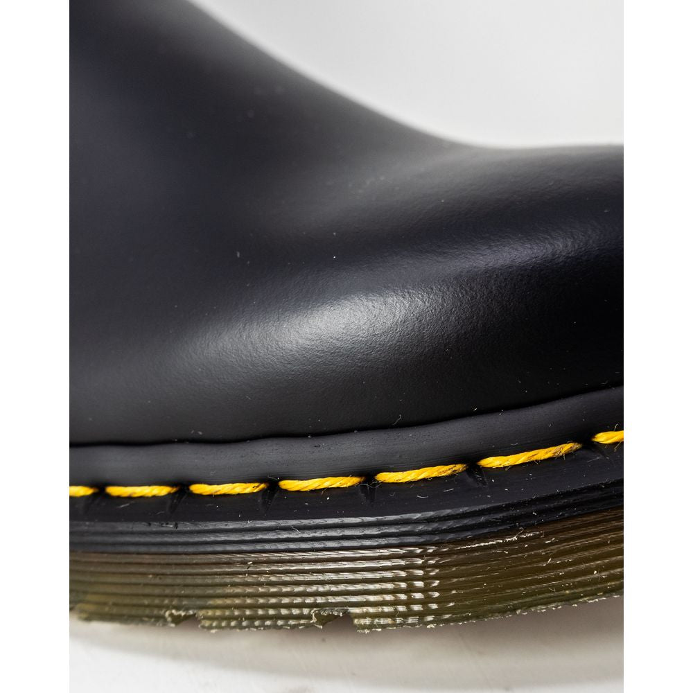 Μαύρη δερμάτινη μπότα Dr. Martens