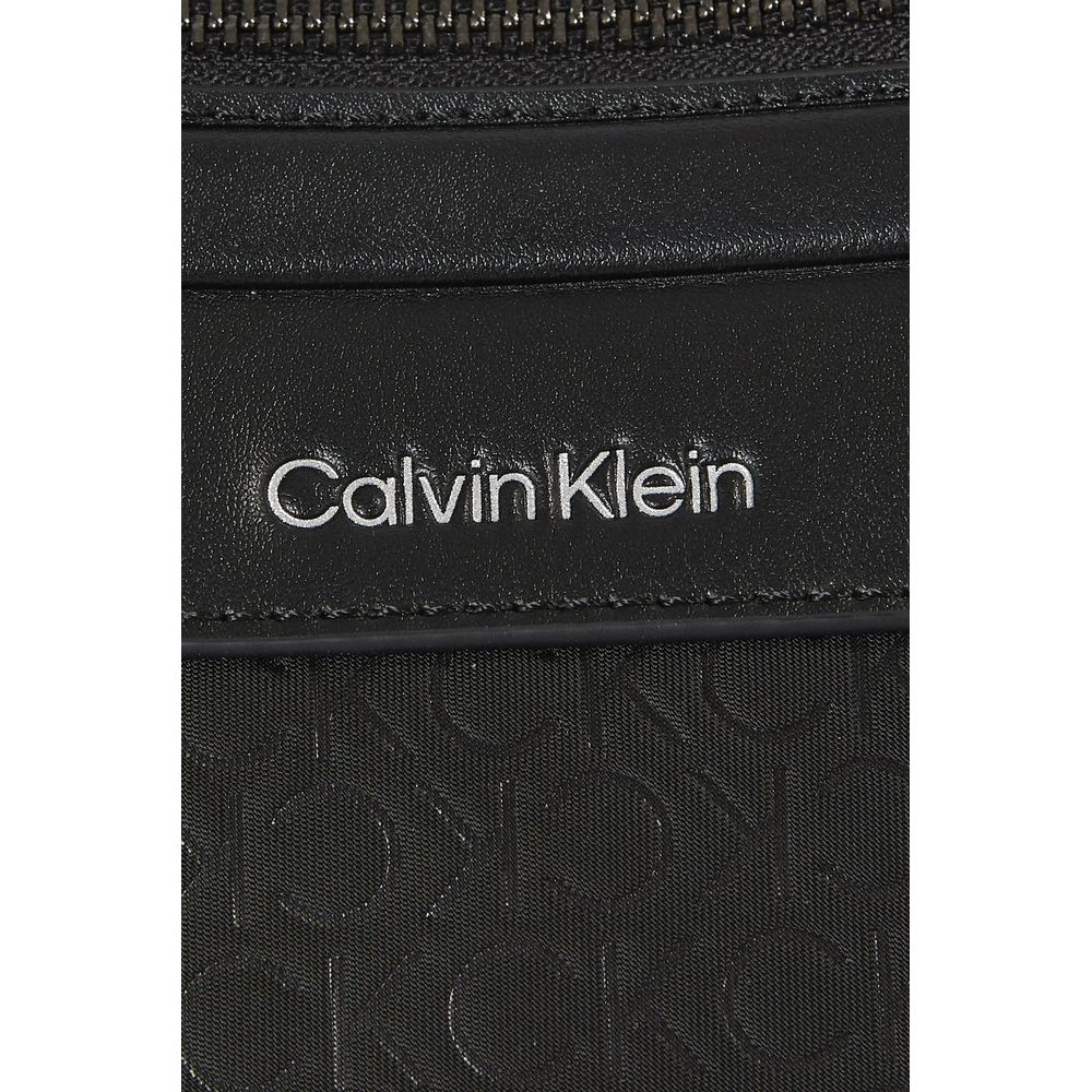Calvin Klein Μαύρη τσάντα από ανακυκλωμένο πολυεστέρα