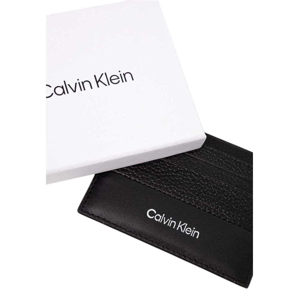 Μαύρο δερμάτινο πορτοφόλι Calvin Klein