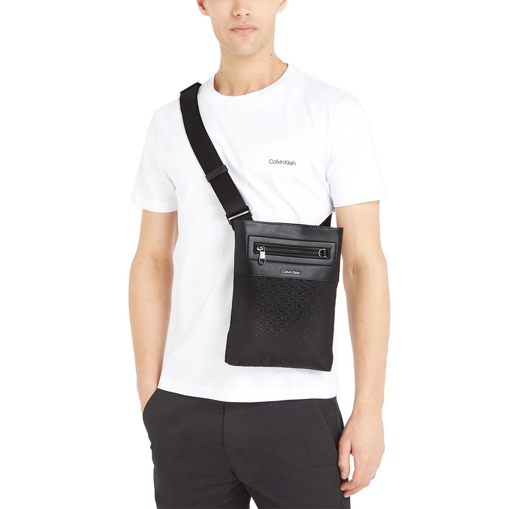 Calvin Klein Μαύρη τσάντα από ανακυκλωμένο πολυεστέρα