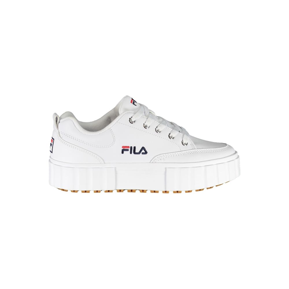 Fila Chic White Wedge Sneakers με Κεντημένη Λεπτομέρεια