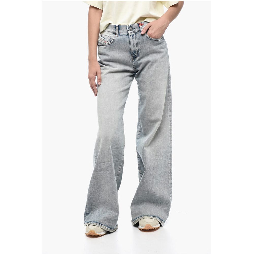 Diesel D-AKEMI Flared Denims with Light Wash L.32