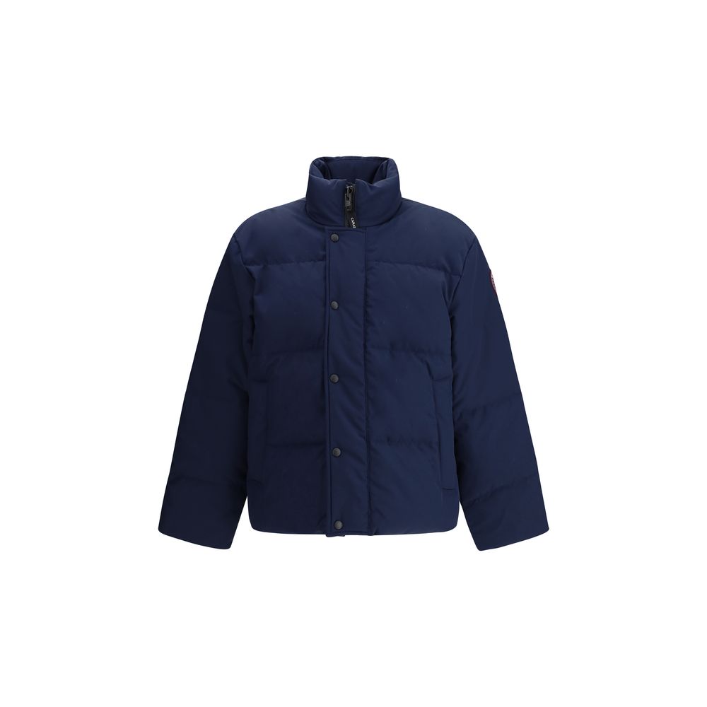 Canada Goose Bayview's Parka with zipper and button closure